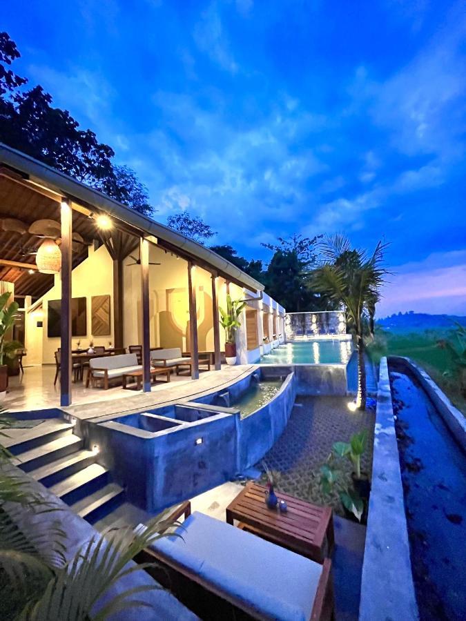 Boutique Villa Jogja Senang Putjung Екстериор снимка
